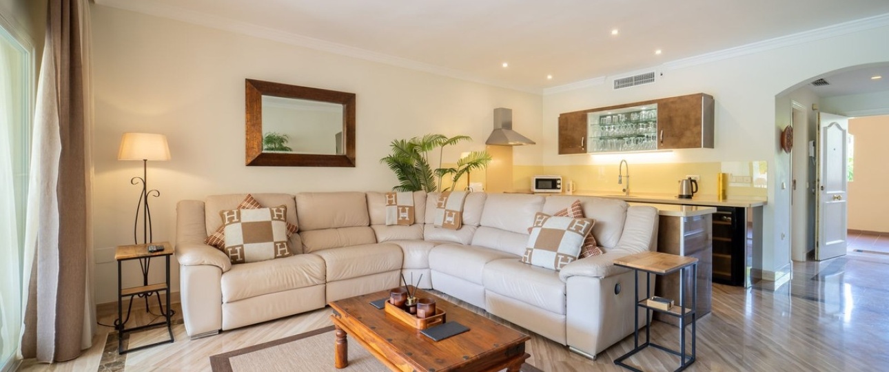 Resale - apartment - Marbella - Elviria