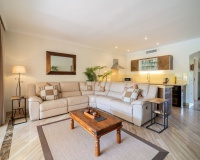 Resale - apartment - Marbella - Elviria