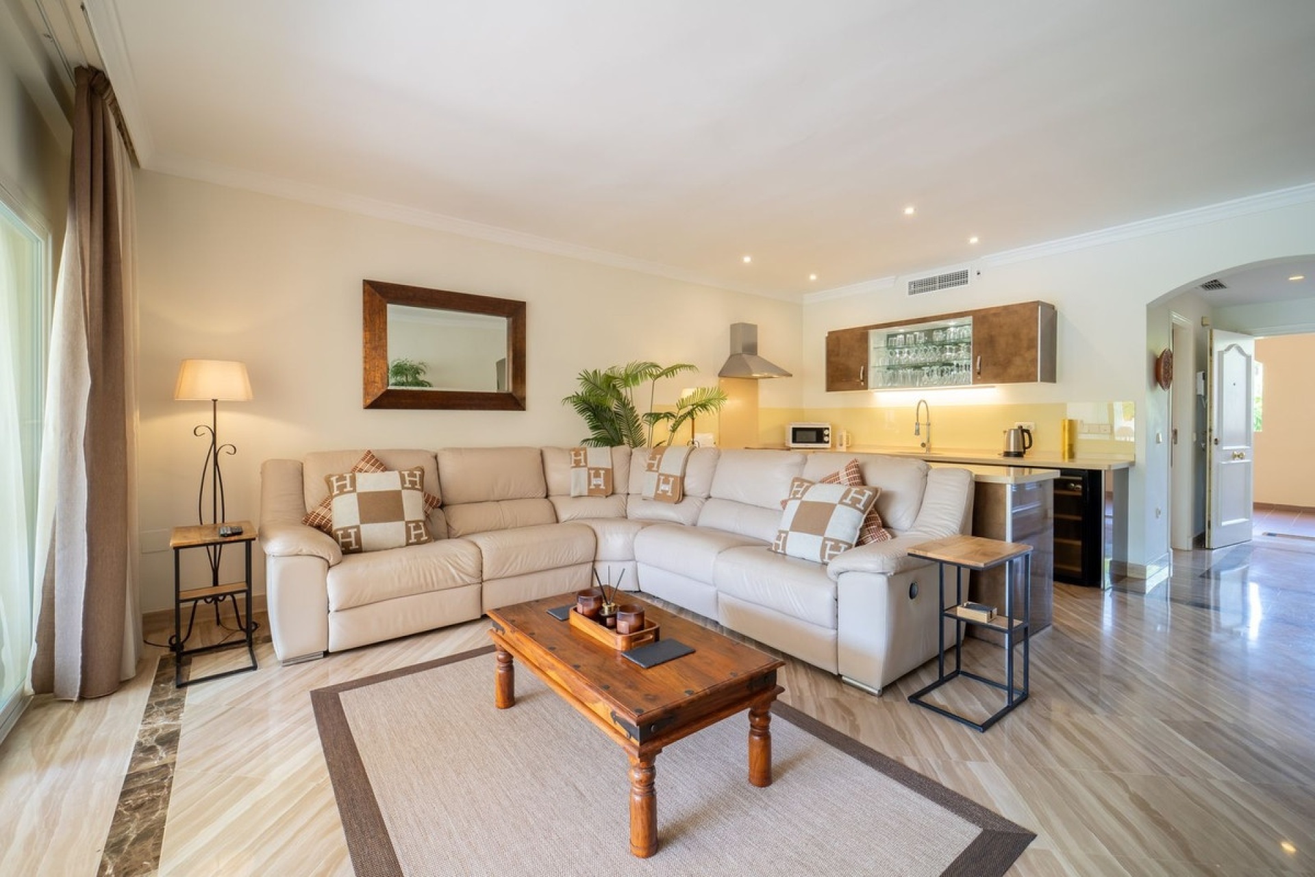 Resale - apartment - Marbella - Elviria