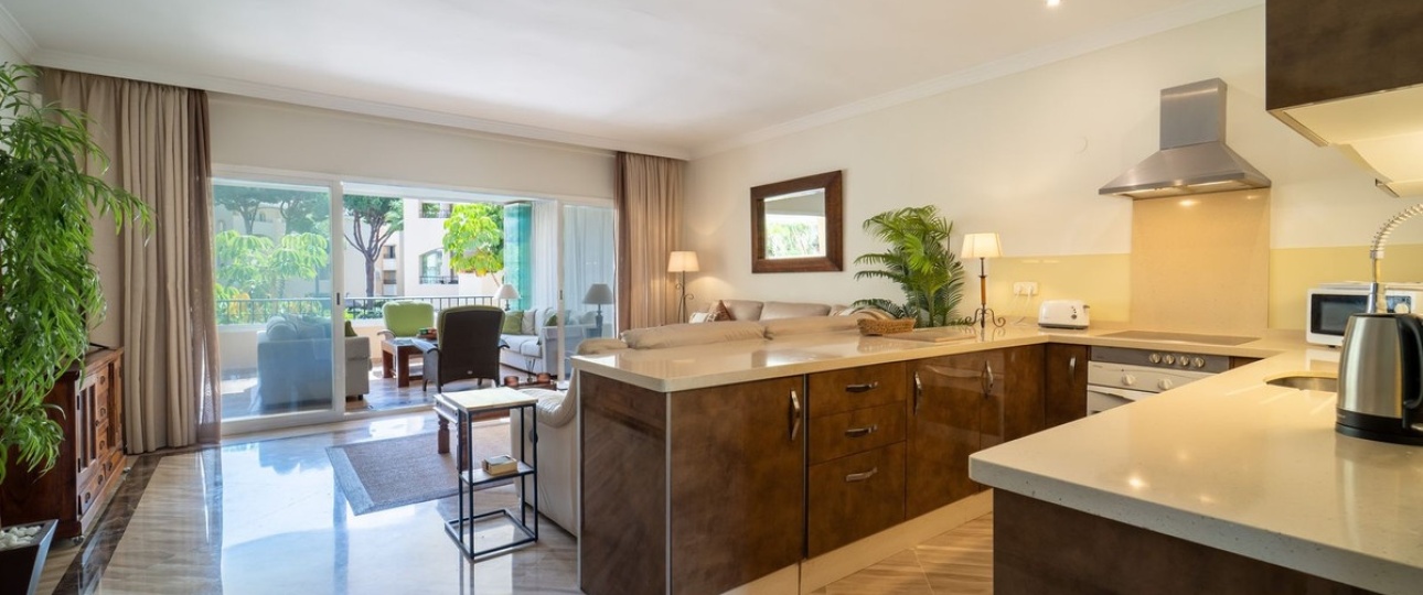 Resale - apartment - Marbella - Elviria