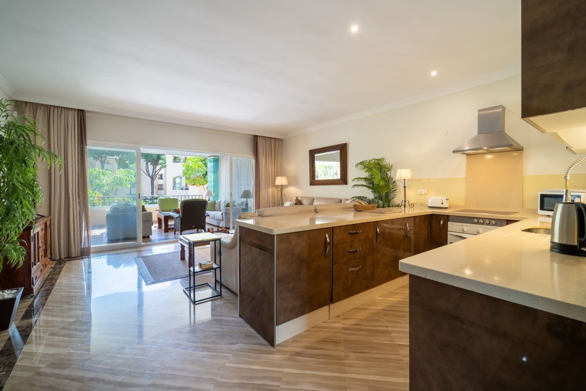 Resale - apartment - Marbella - Elviria
