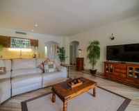 Resale - apartment - Marbella - Elviria