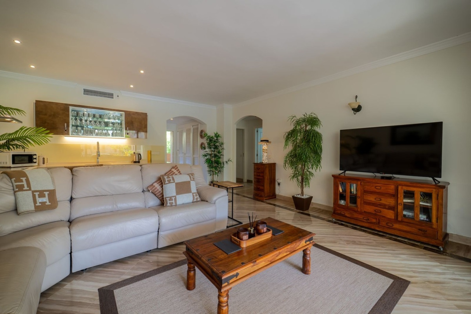 Resale - apartment - Marbella - Elviria