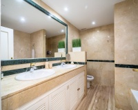 Resale - apartment - Marbella - Elviria