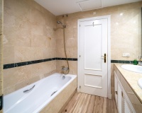 Resale - apartment - Marbella - Elviria