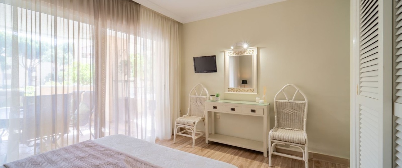 Resale - apartment - Marbella - Elviria