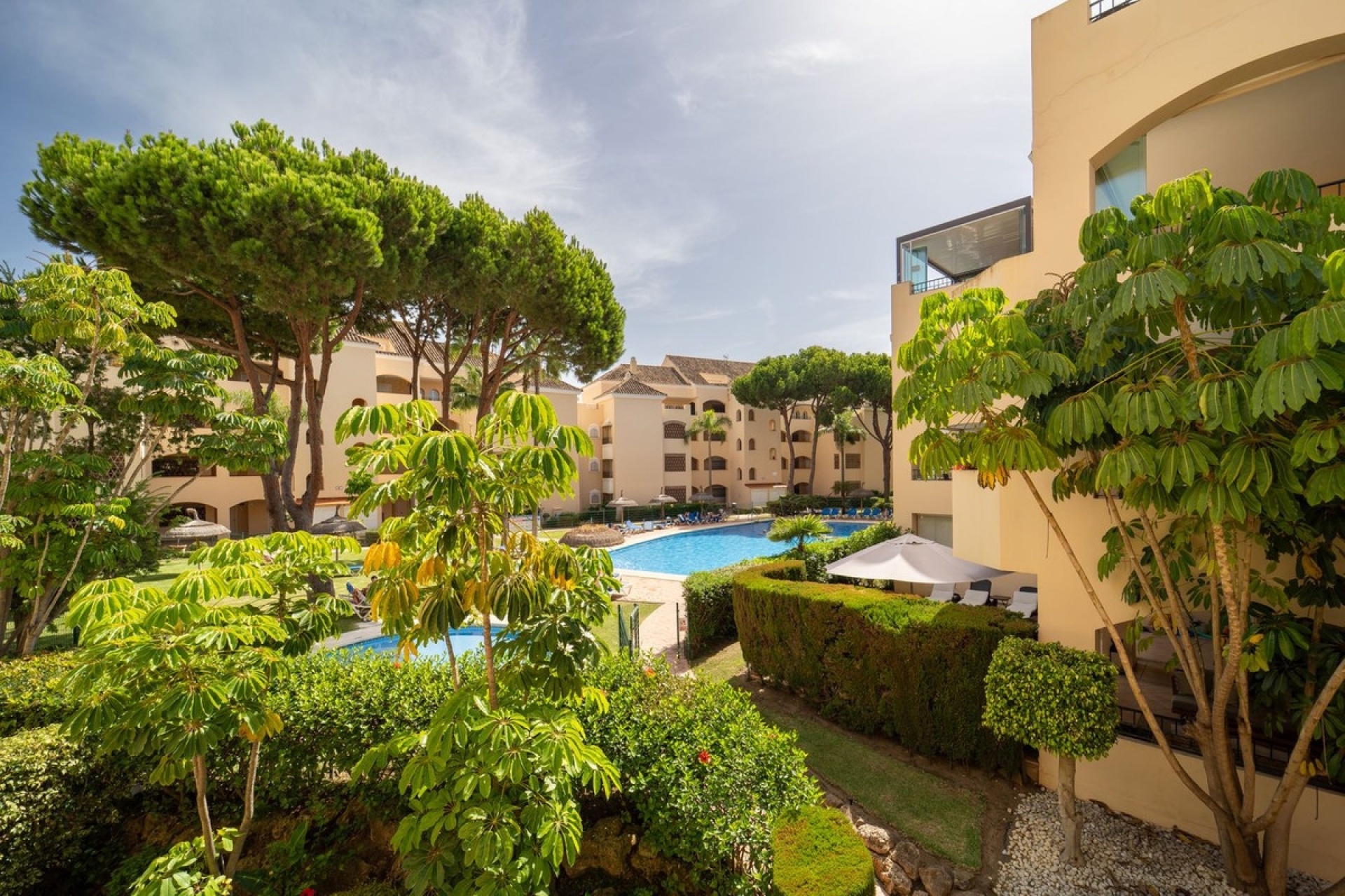 Resale - apartment - Marbella - Elviria