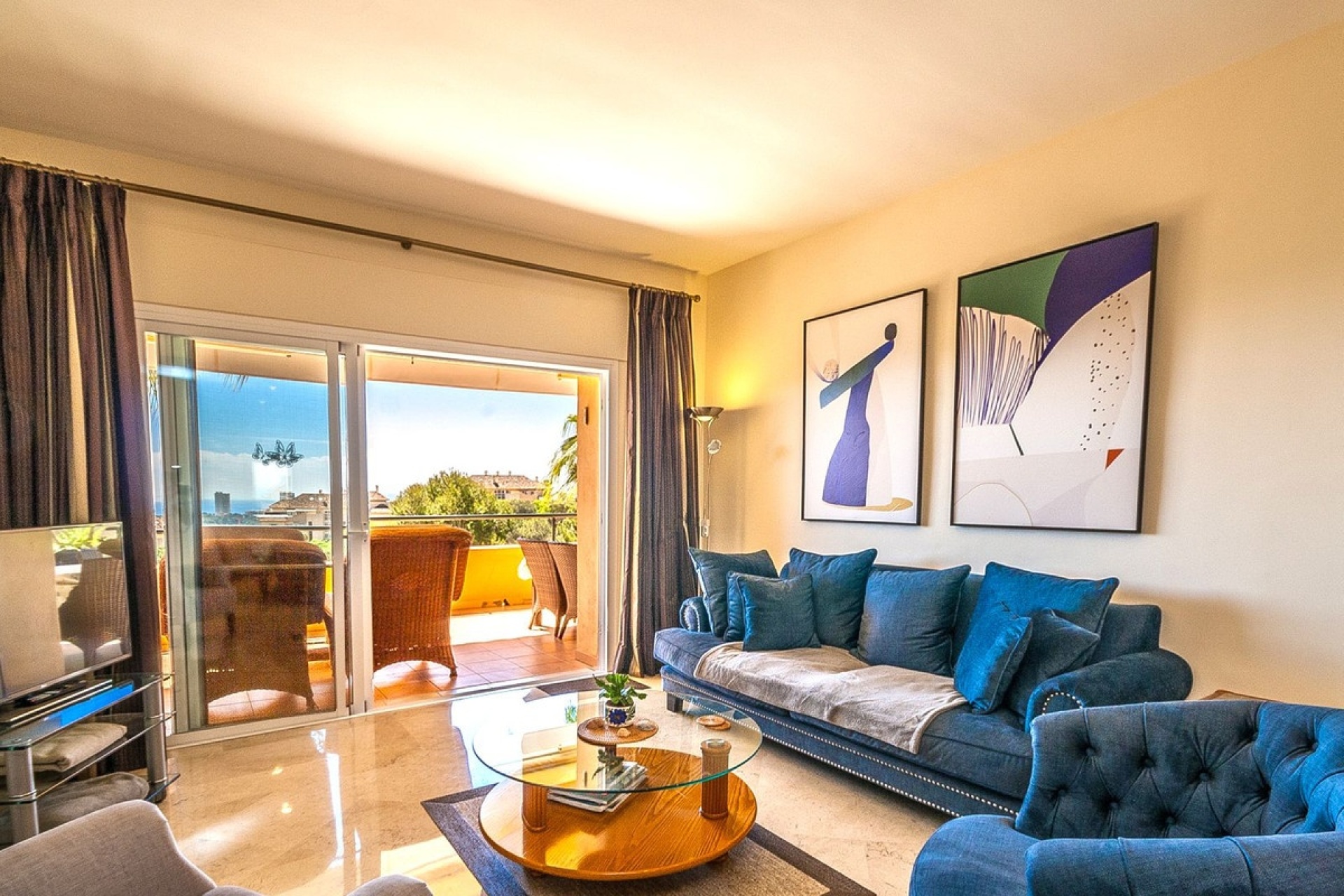 Resale - apartment - Marbella - Elviria