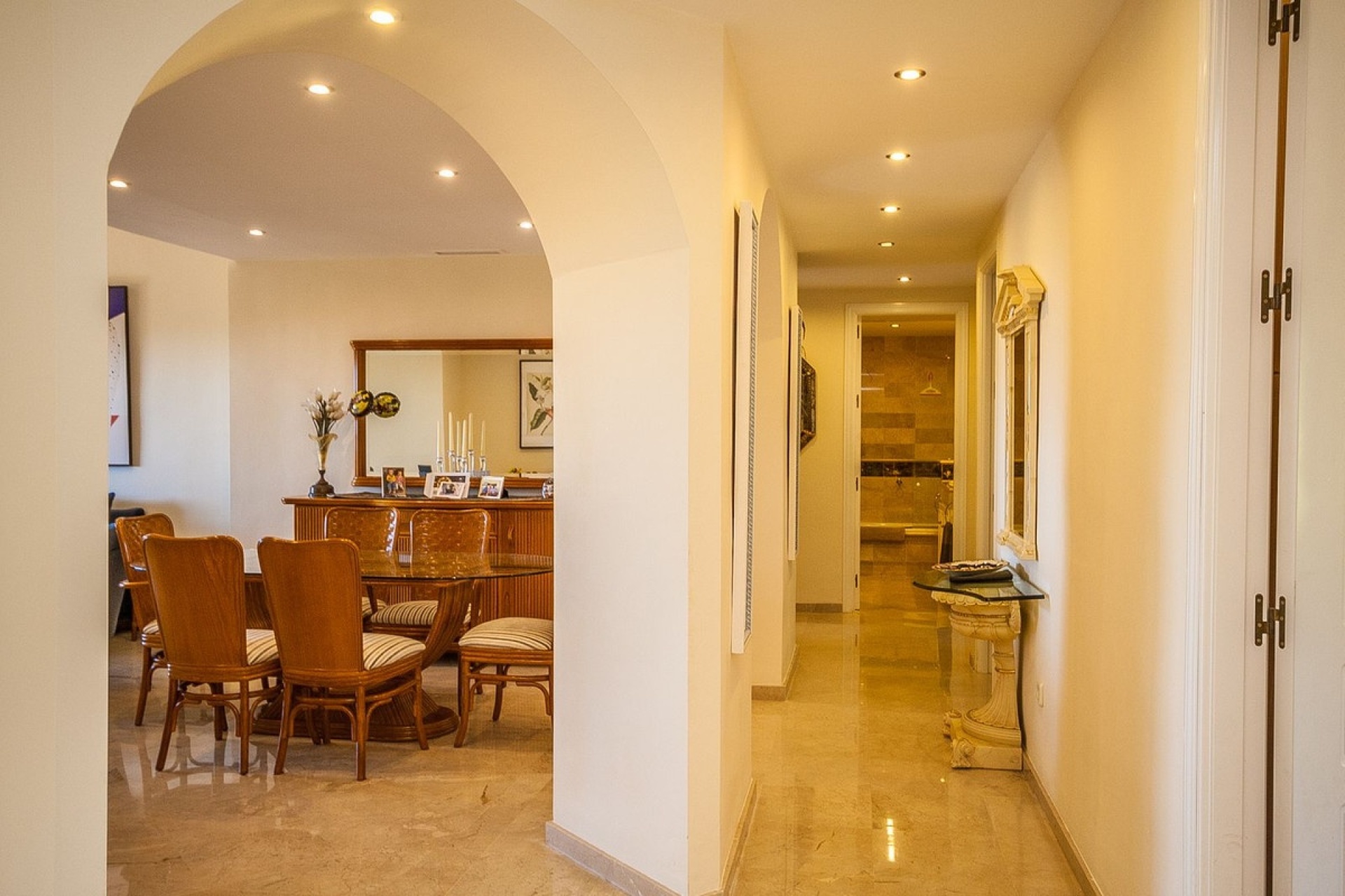 Resale - apartment - Marbella - Elviria