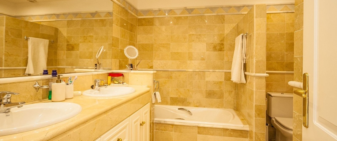 Resale - apartment - Marbella - Elviria