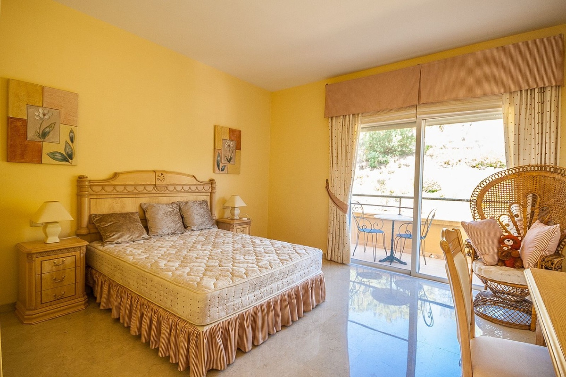 Resale - apartment - Marbella - Elviria