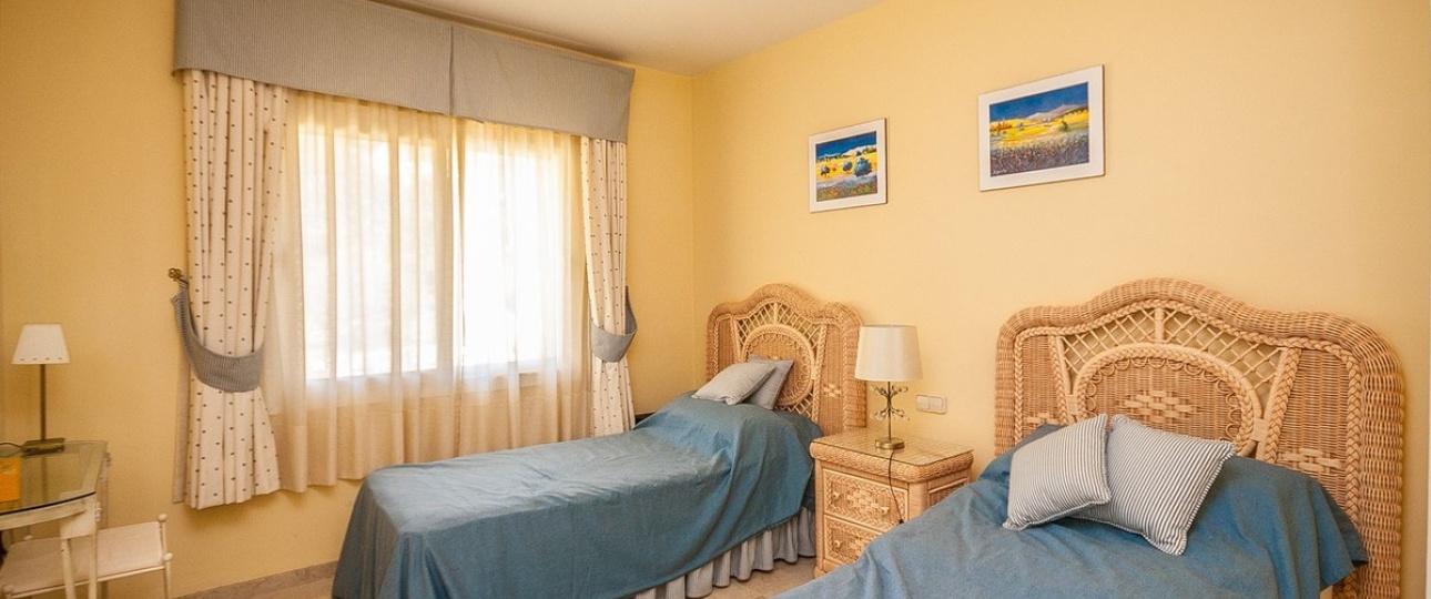 Resale - apartment - Marbella - Elviria