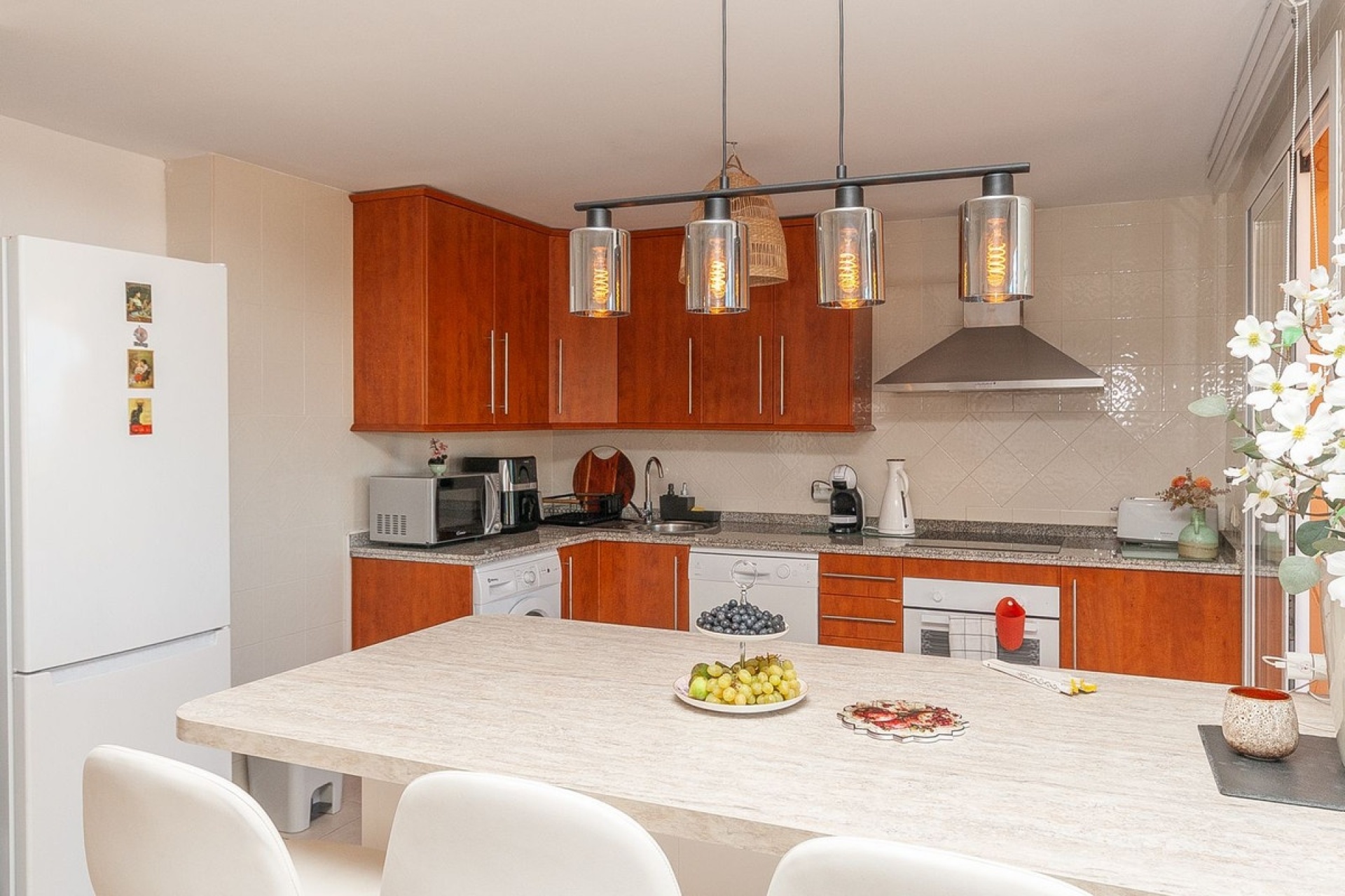 Resale - apartment - Marbella - Elviria