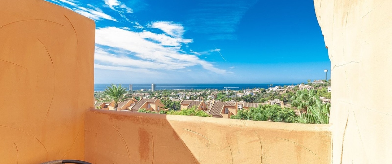 Resale - apartment - Marbella - Elviria