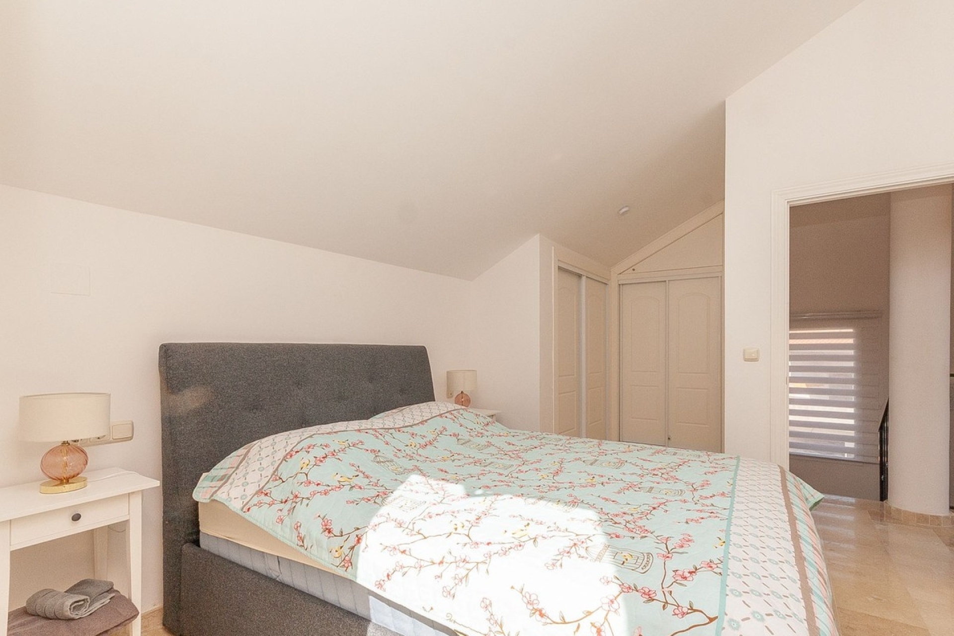 Resale - apartment - Marbella - Elviria