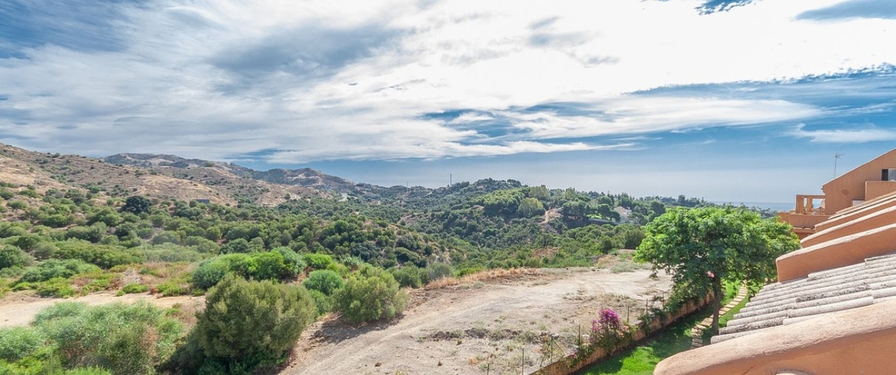Resale - apartment - Marbella - Elviria