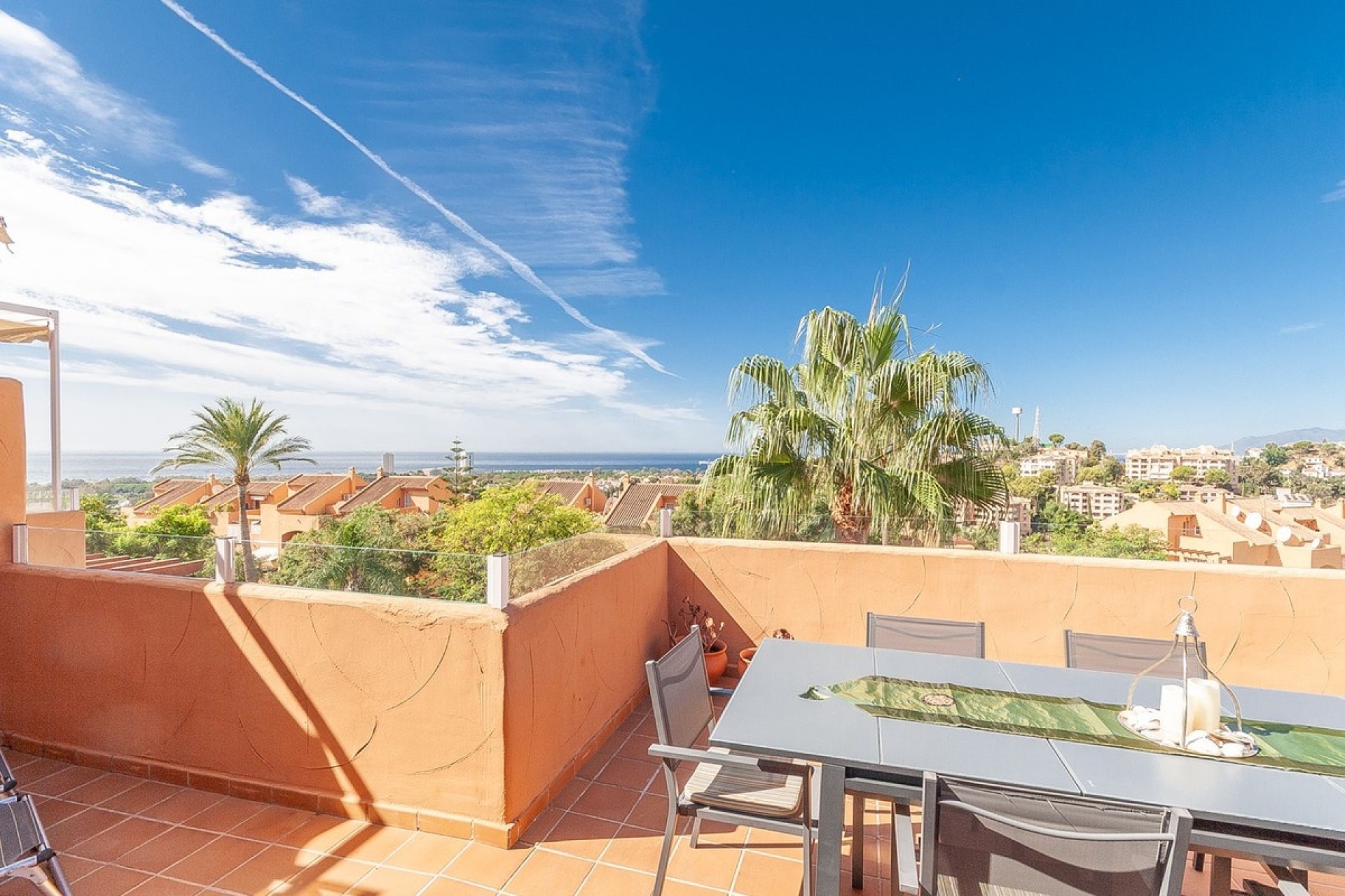 Resale - apartment - Marbella - Elviria