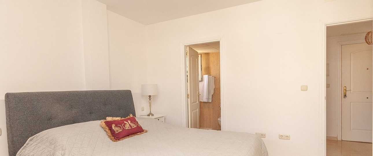 Resale - apartment - Marbella - Elviria