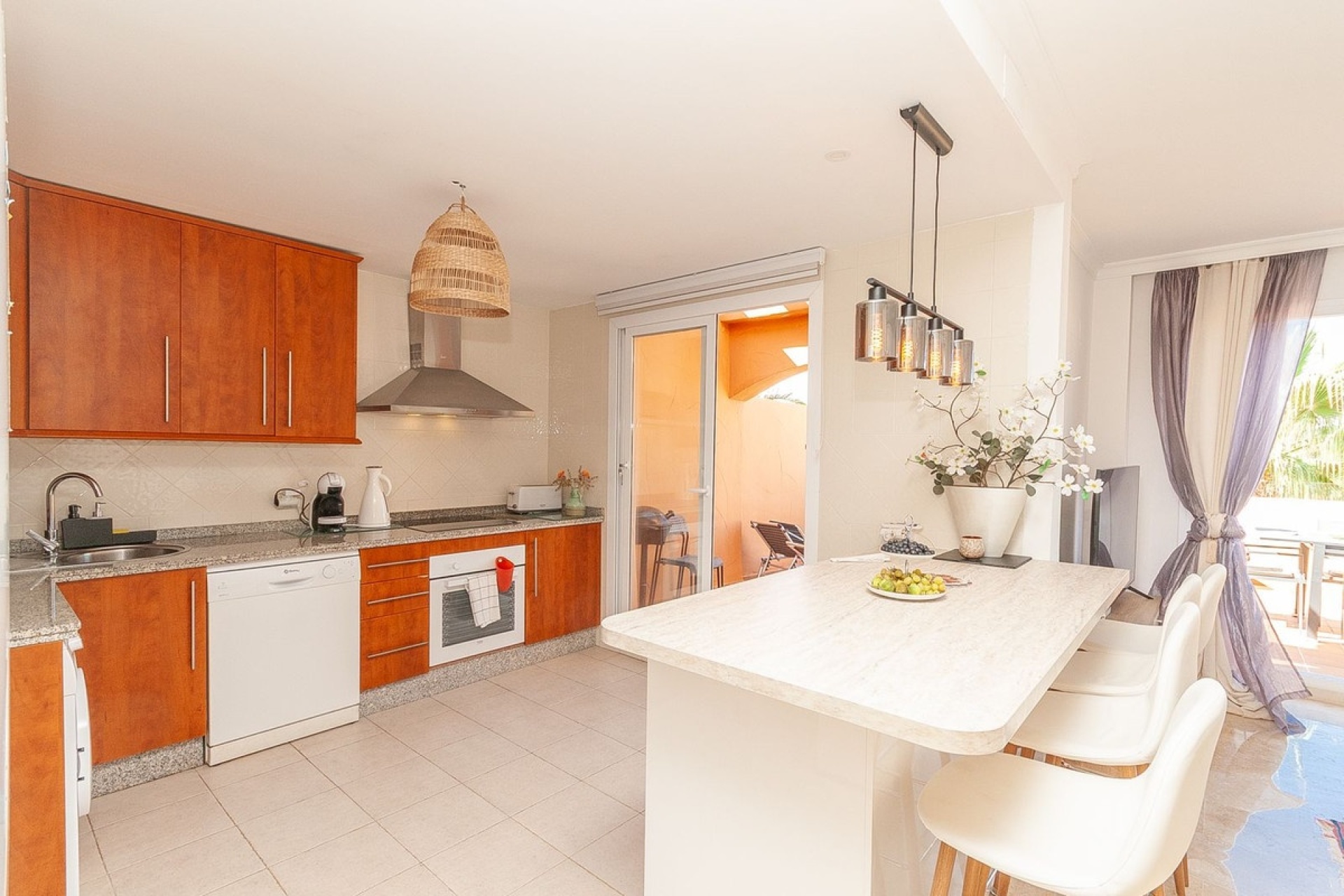 Resale - apartment - Marbella - Elviria