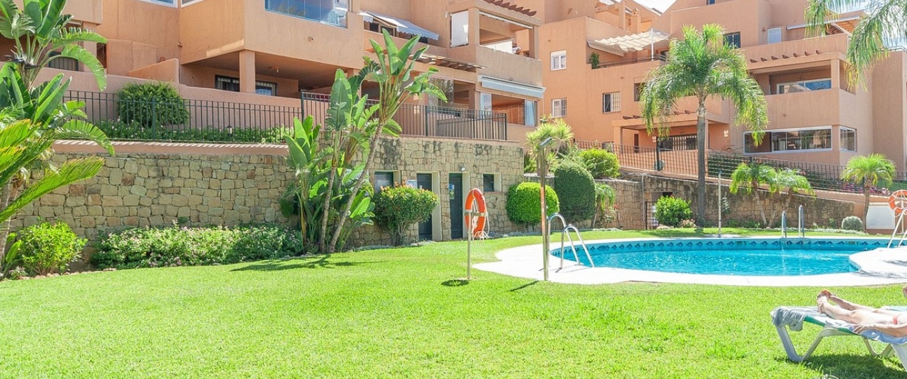Resale - apartment - Marbella - Elviria