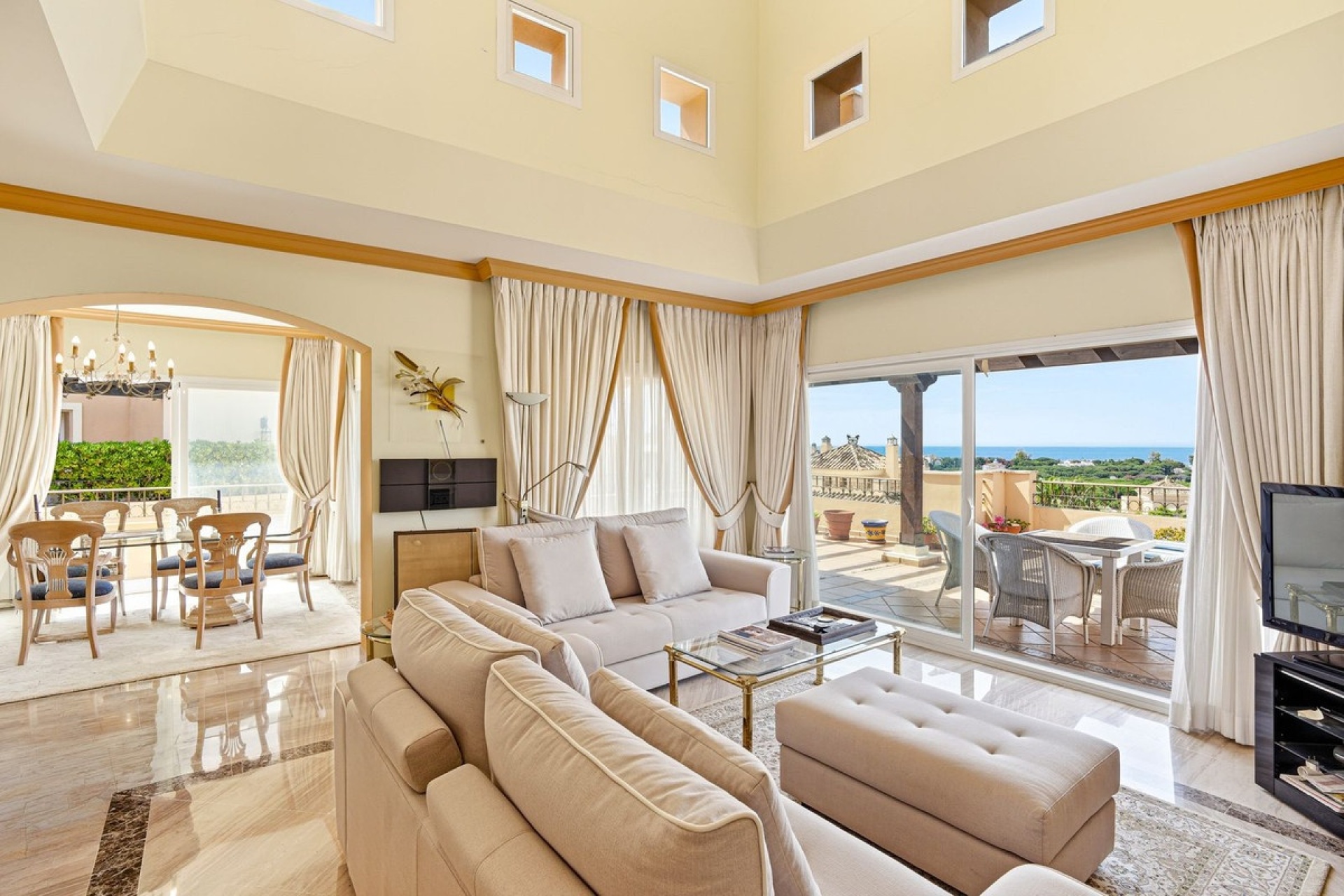Resale - apartment - Marbella - Elviria