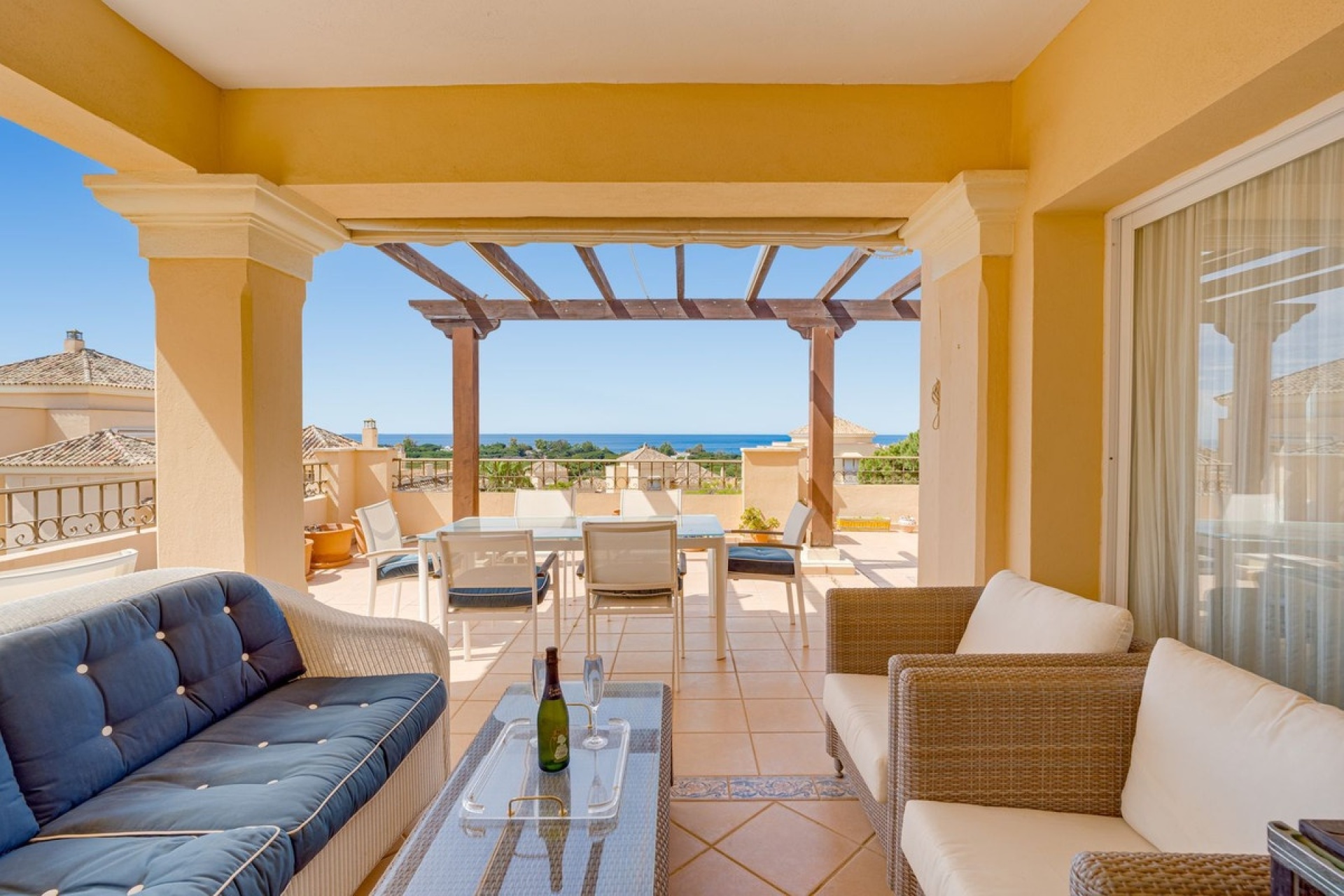 Resale - apartment - Marbella - Elviria