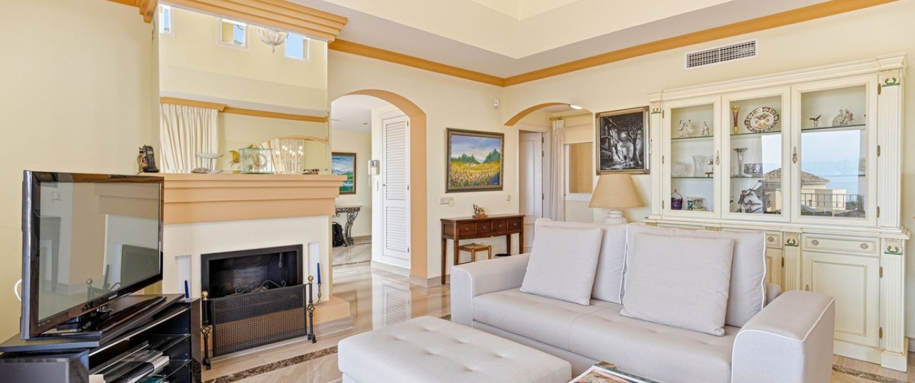 Resale - apartment - Marbella - Elviria