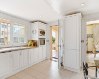 Resale - apartment - Marbella - Elviria