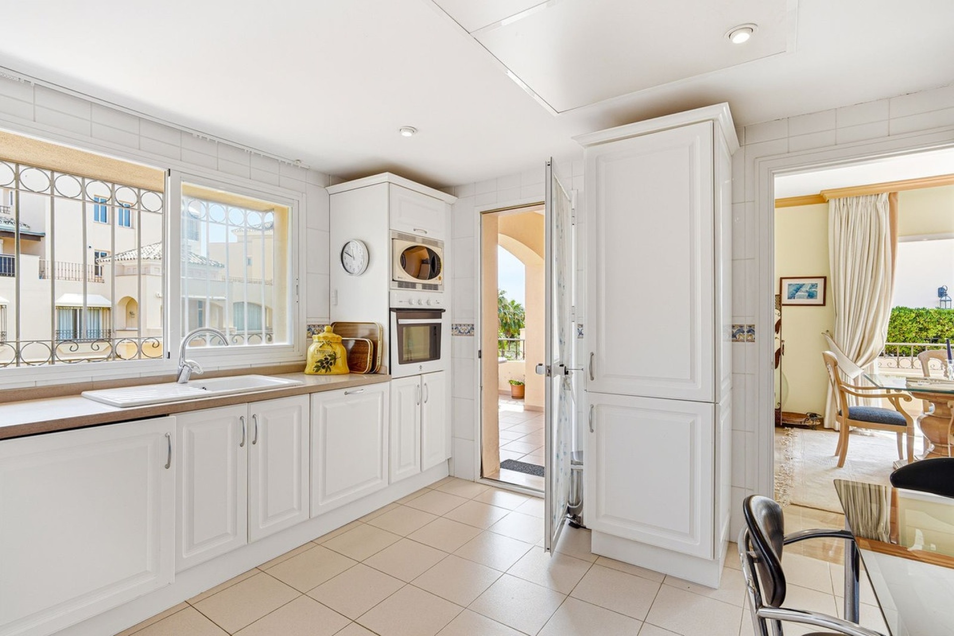 Resale - apartment - Marbella - Elviria
