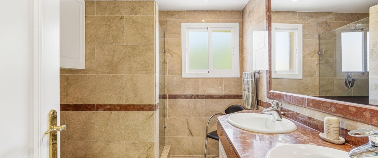 Resale - apartment - Marbella - Elviria