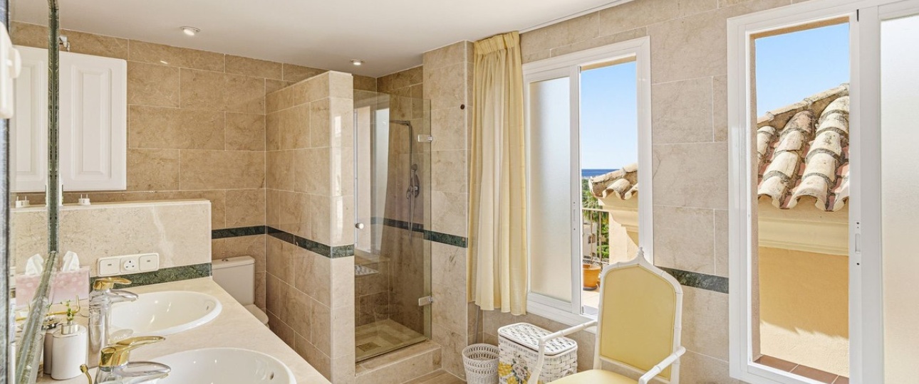Resale - apartment - Marbella - Elviria