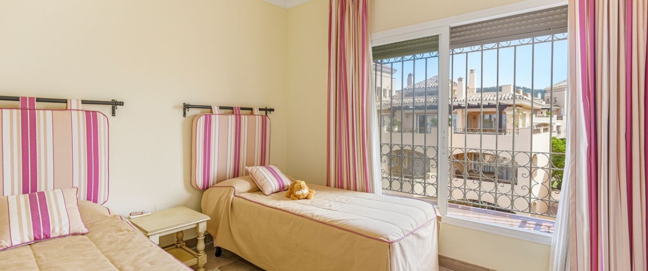 Resale - apartment - Marbella - Elviria