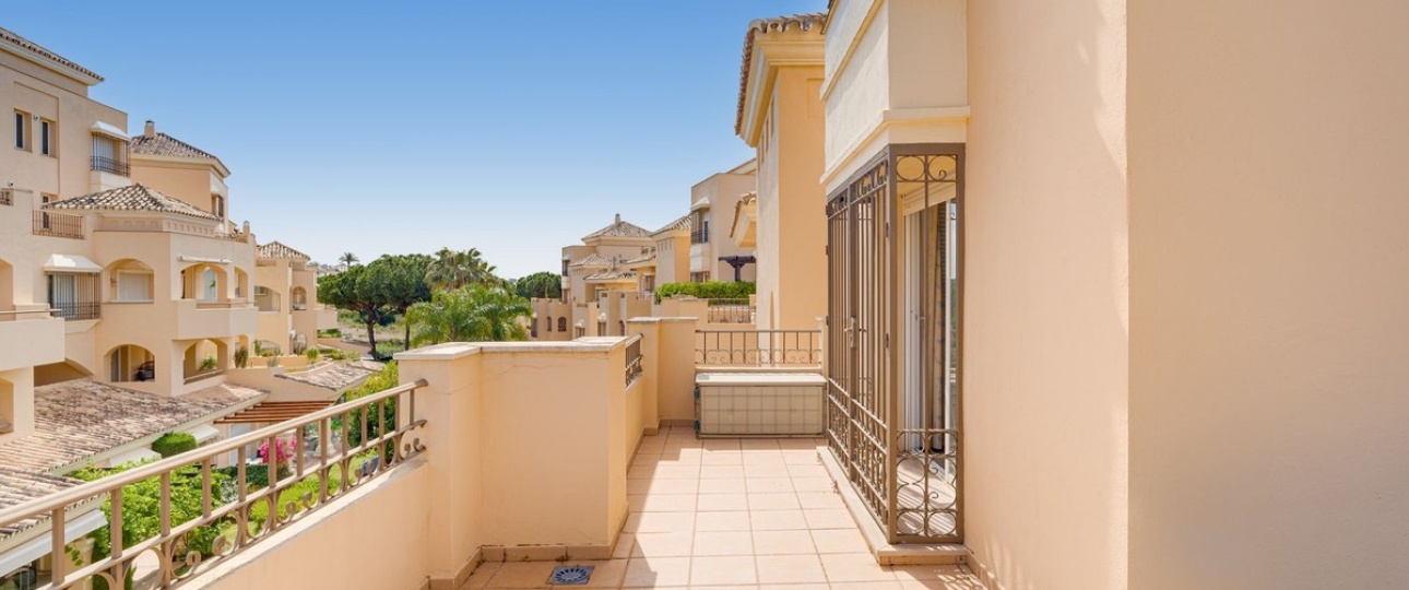 Resale - apartment - Marbella - Elviria