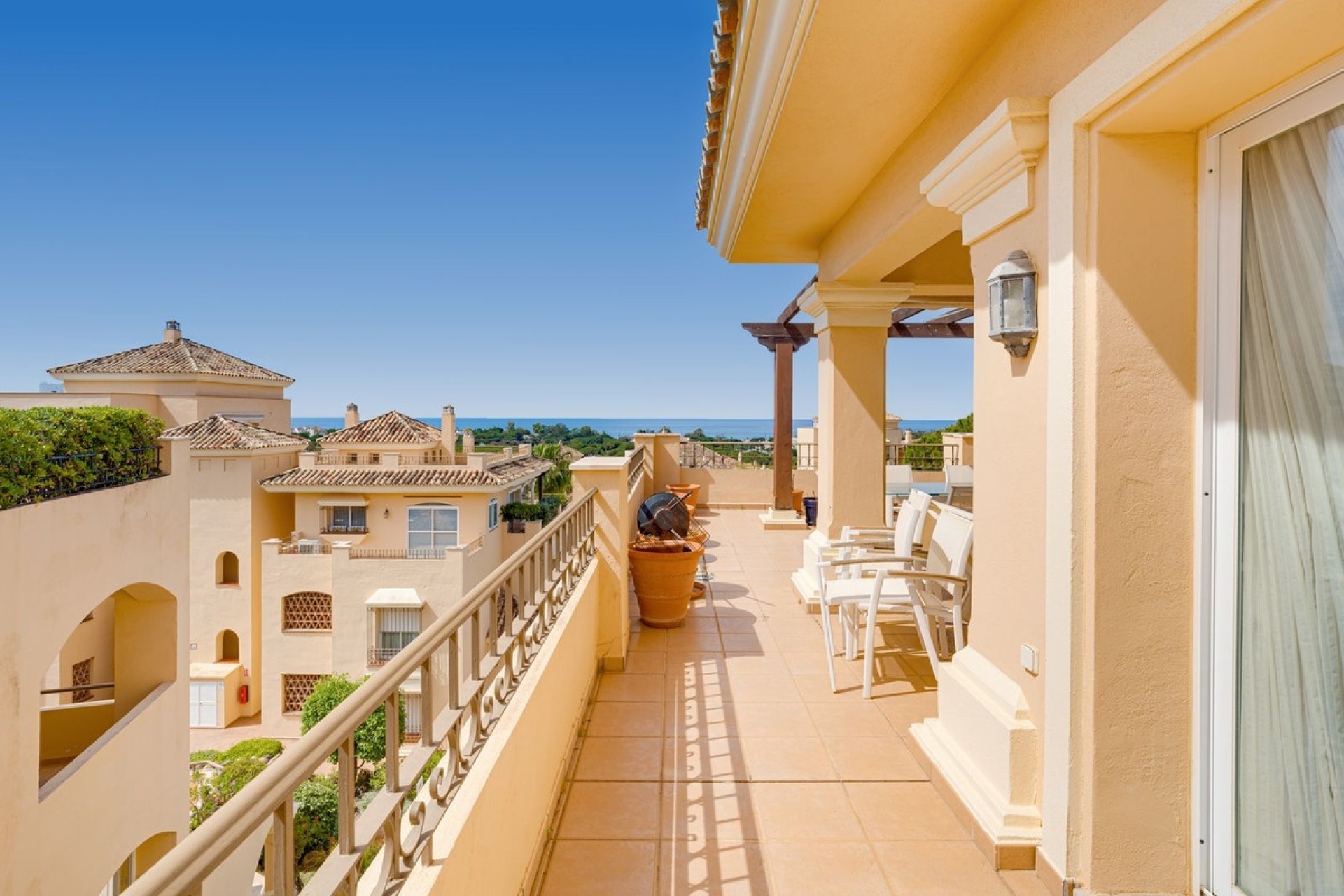 Resale - apartment - Marbella - Elviria