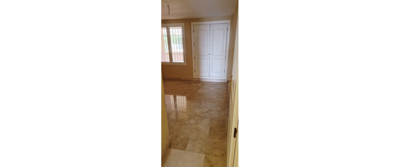 Resale - apartment - Marbella - Elviria