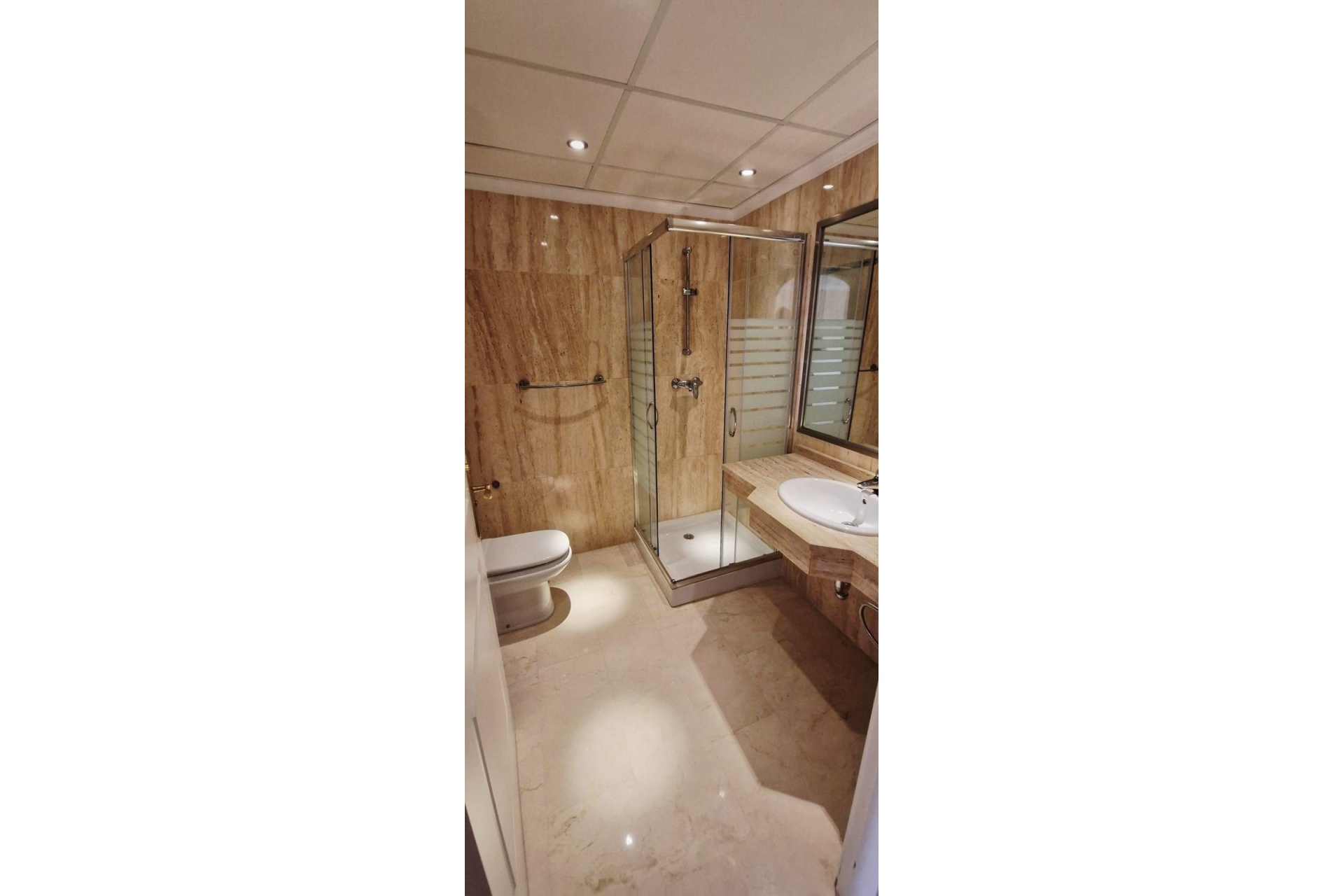 Resale - apartment - Marbella - Elviria