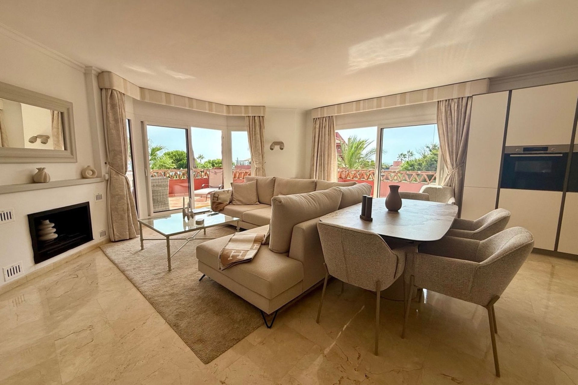 Resale - apartment - Marbella - Elviria