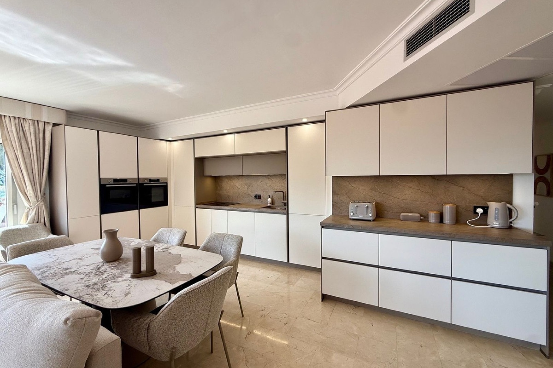 Resale - apartment - Marbella - Elviria