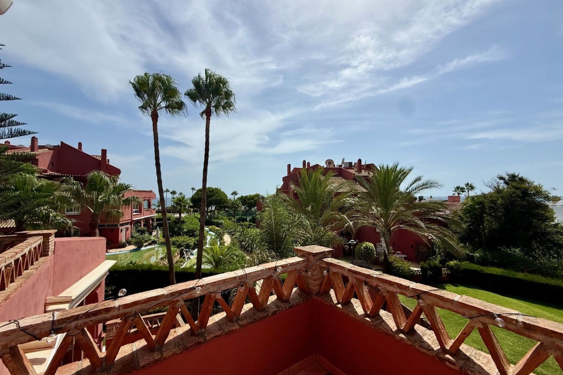 Resale - apartment - Marbella - Elviria