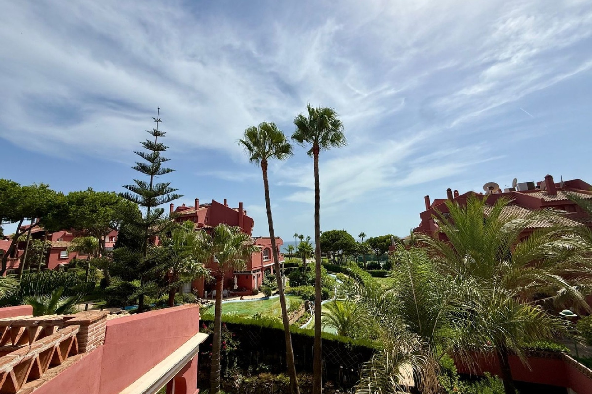 Resale - apartment - Marbella - Elviria