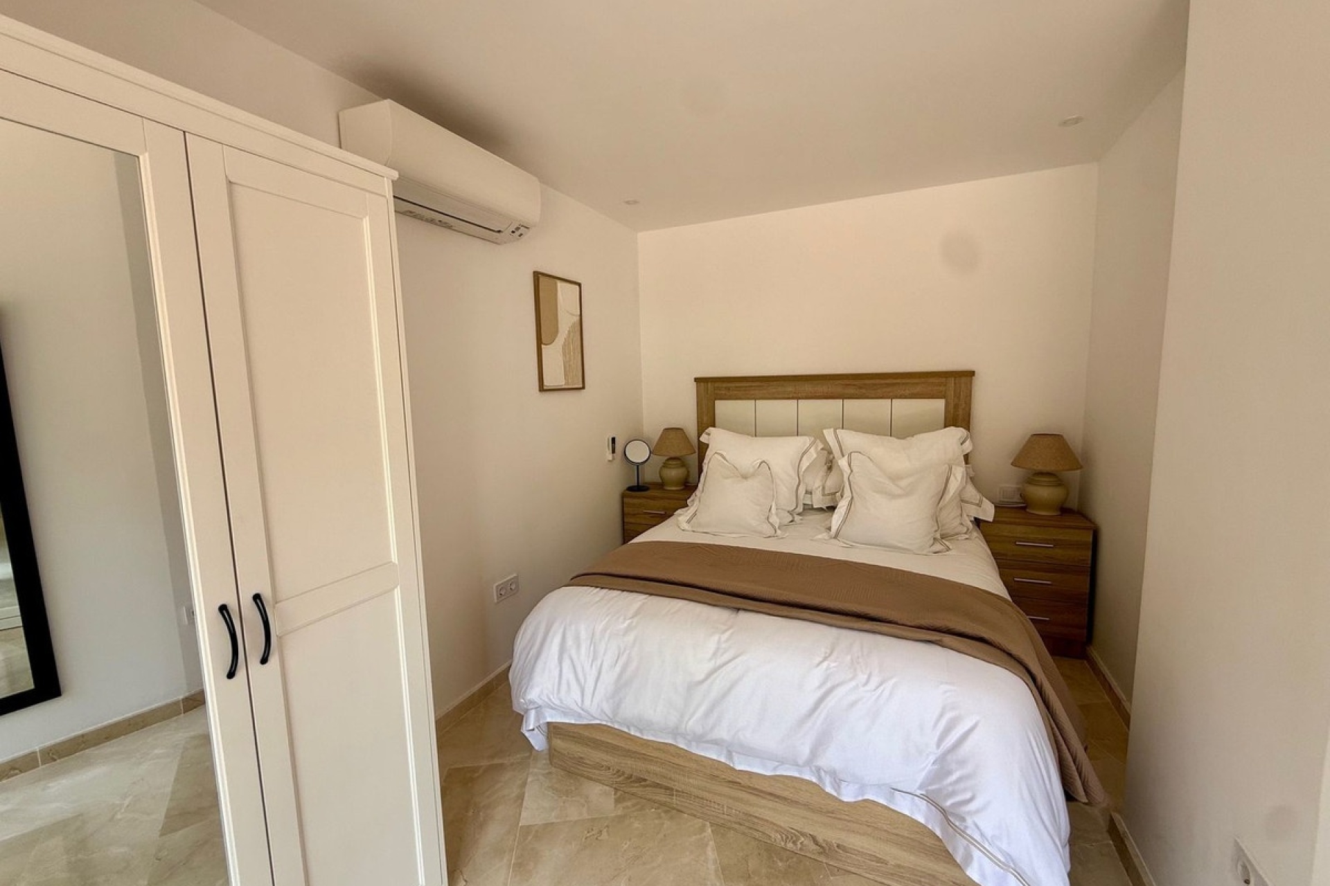 Resale - apartment - Marbella - Elviria