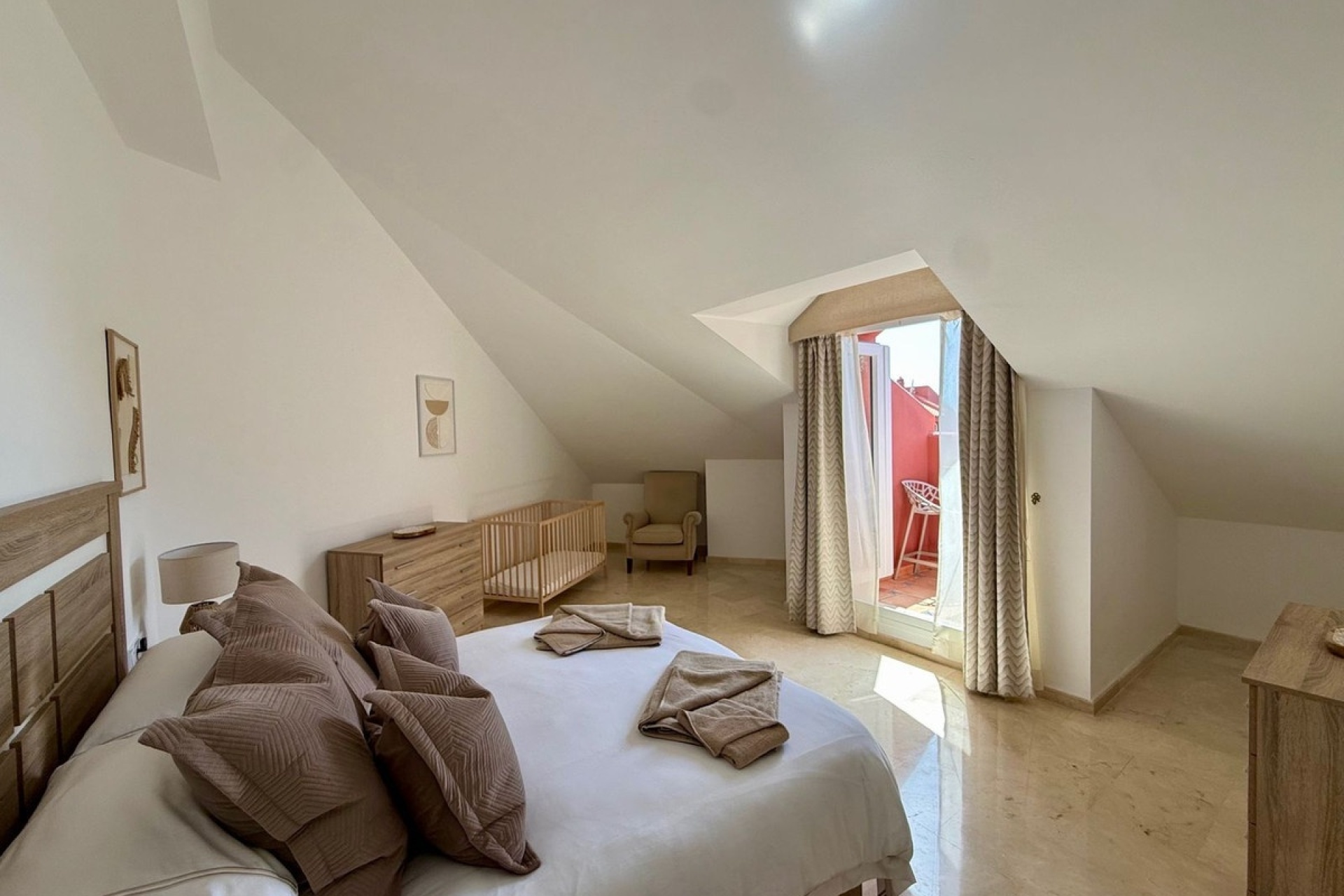 Resale - apartment - Marbella - Elviria