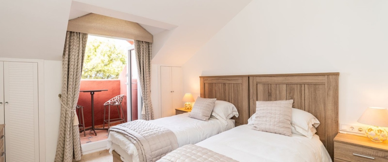 Resale - apartment - Marbella - Elviria