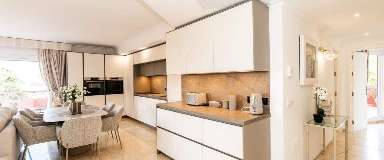 Resale - apartment - Marbella - Elviria