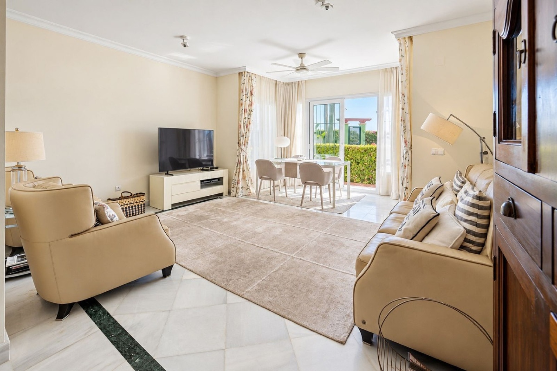 Resale - apartment - Marbella - Elviria