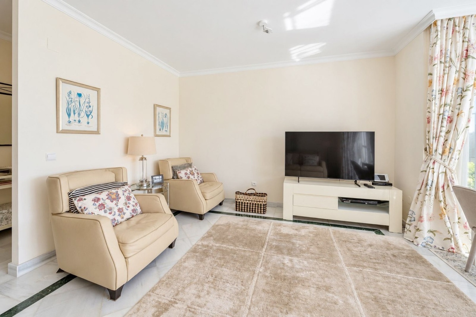Resale - apartment - Marbella - Elviria