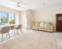 Resale - apartment - Marbella - Elviria