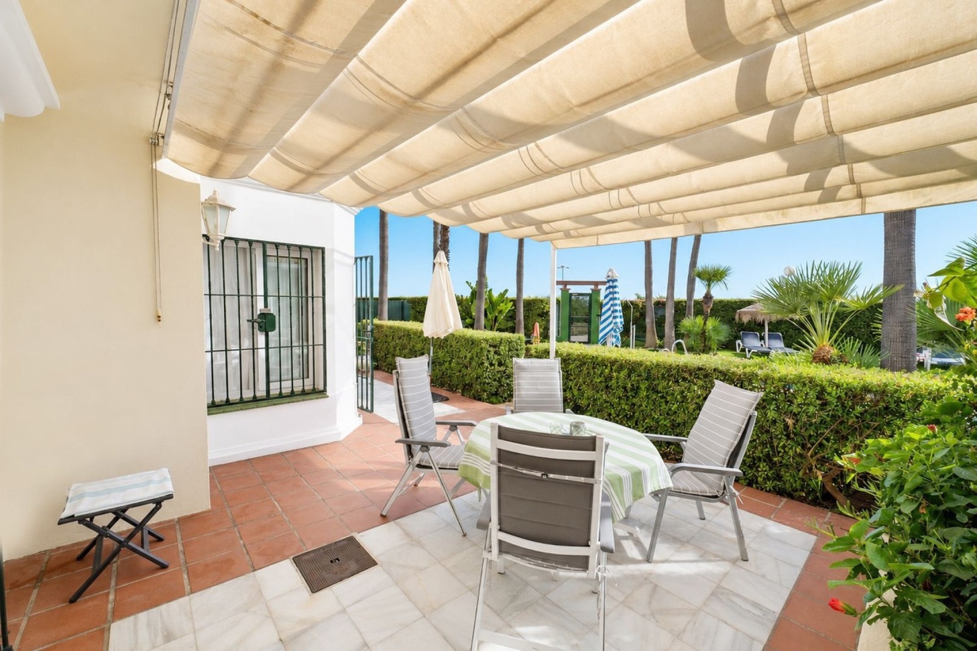 Resale - apartment - Marbella - Elviria