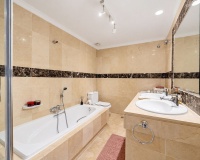 Resale - apartment - Marbella - Elviria