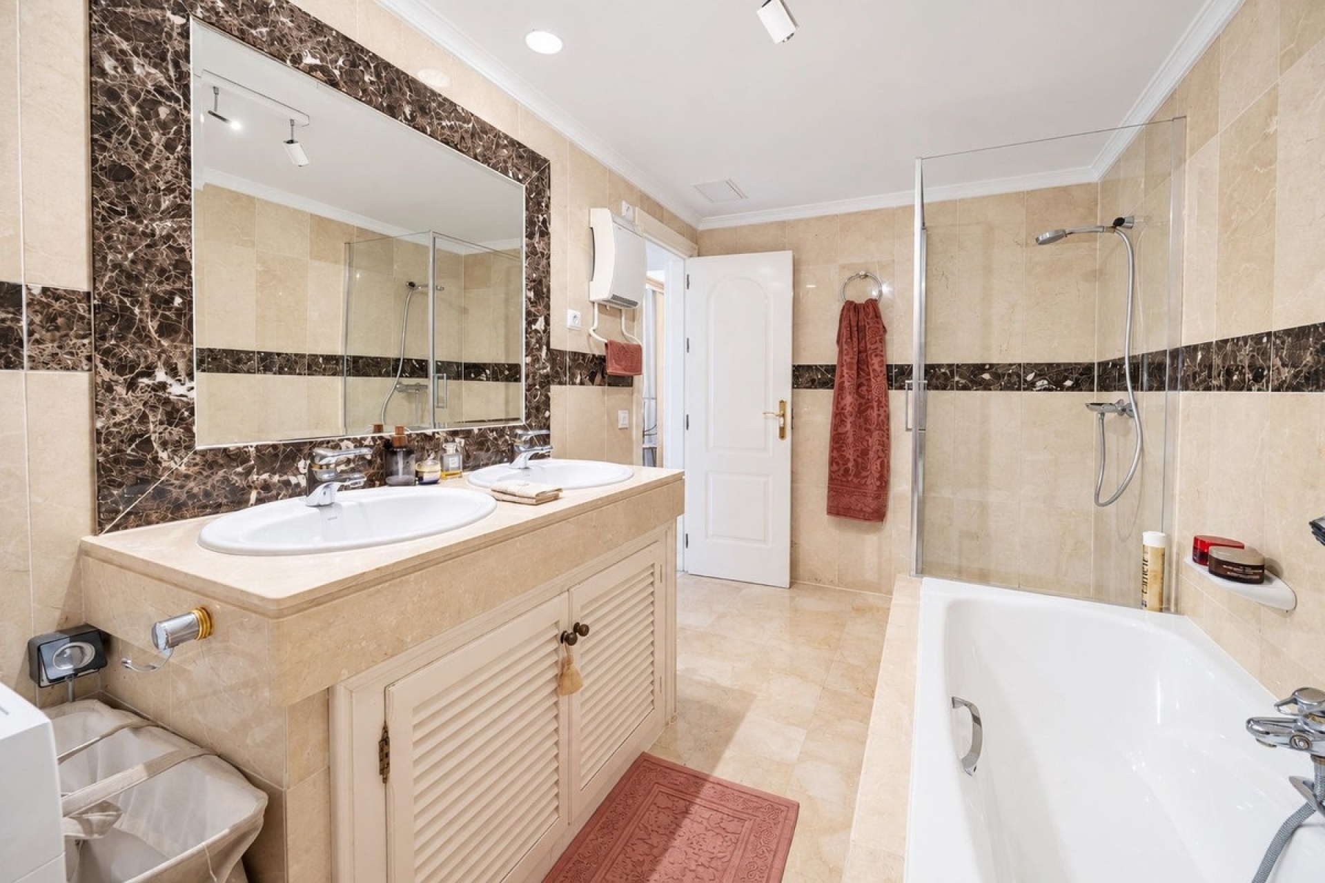 Resale - apartment - Marbella - Elviria